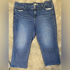 torrid dark blue crop jegging. Super soft.